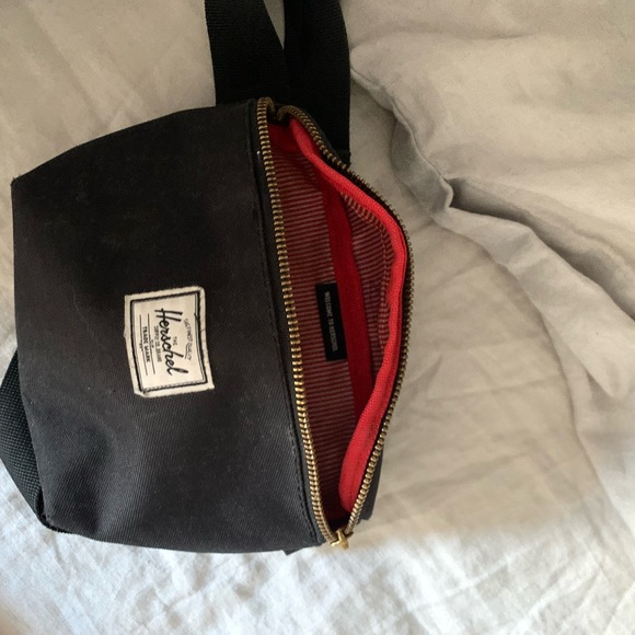 Herschel Fifteen Hip Pack - Picture 2 of 4